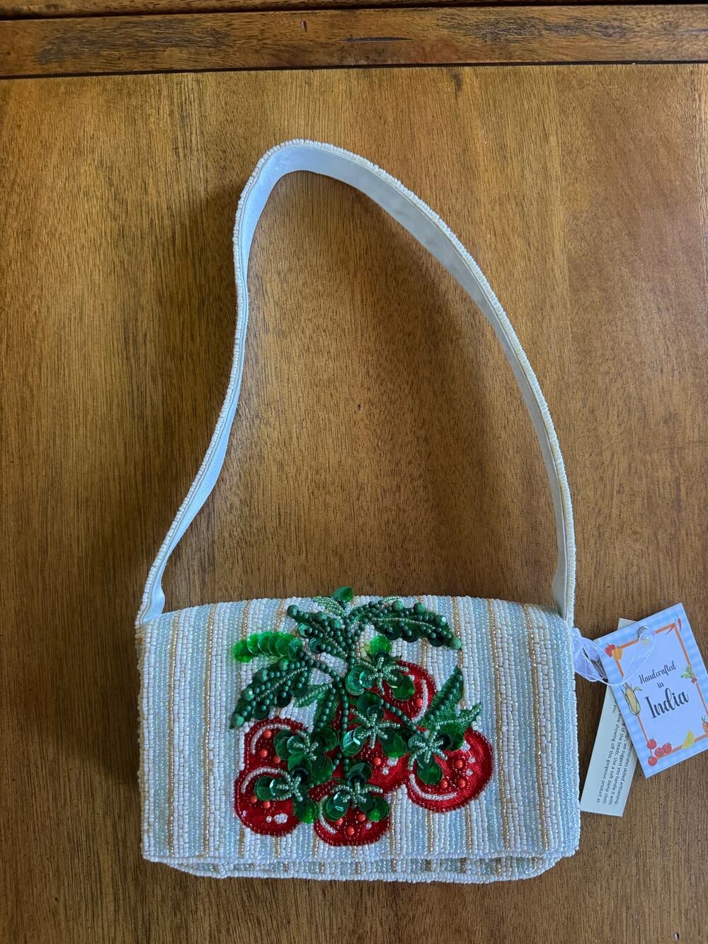 NWT Viral Tomato Beaded Baguette Purse Handmade India - Picture 1 of 10